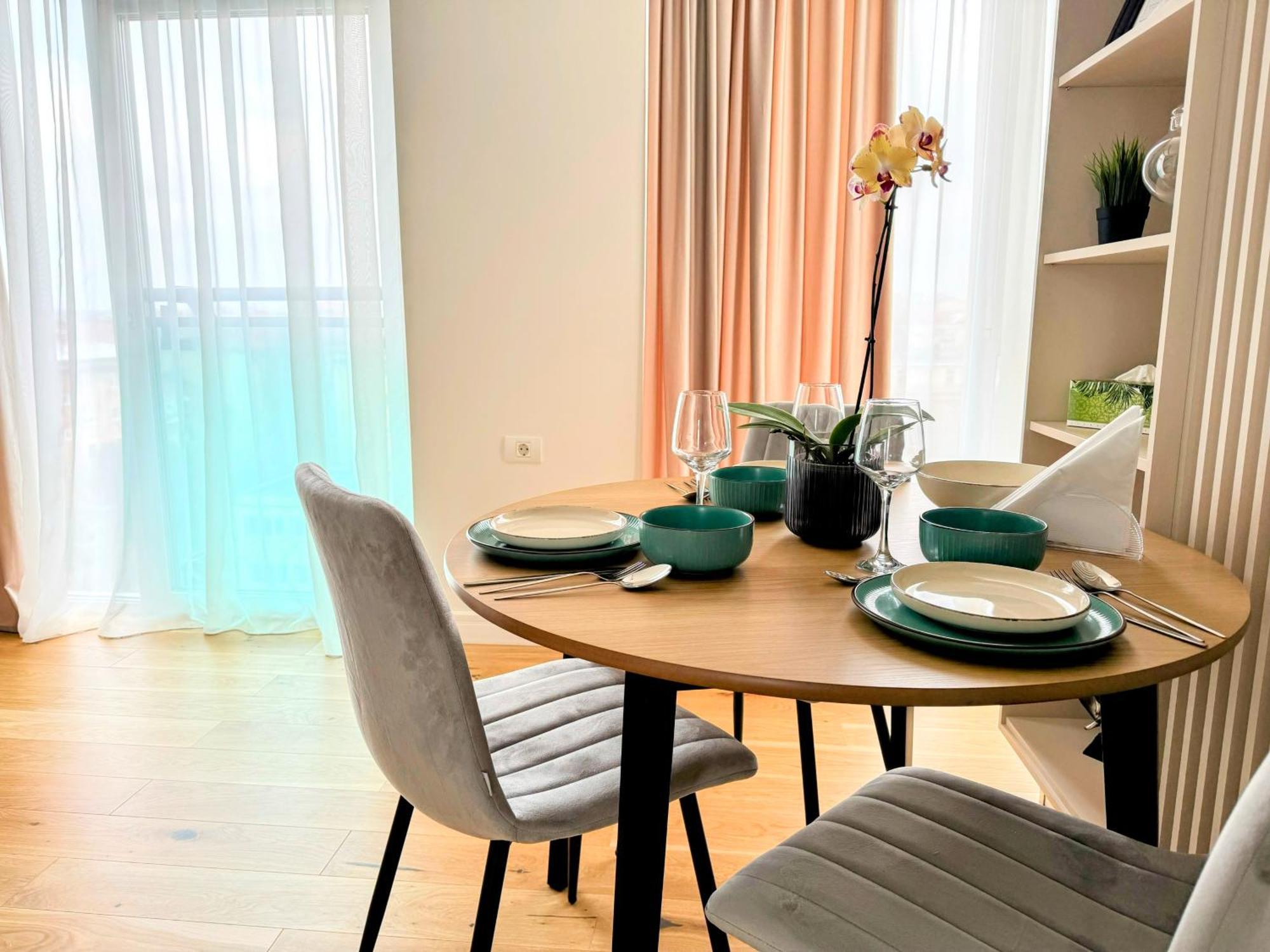 Stylish Apartment Getaway With Self Check-In And Free Parking Lot أراد المظهر الخارجي الصورة