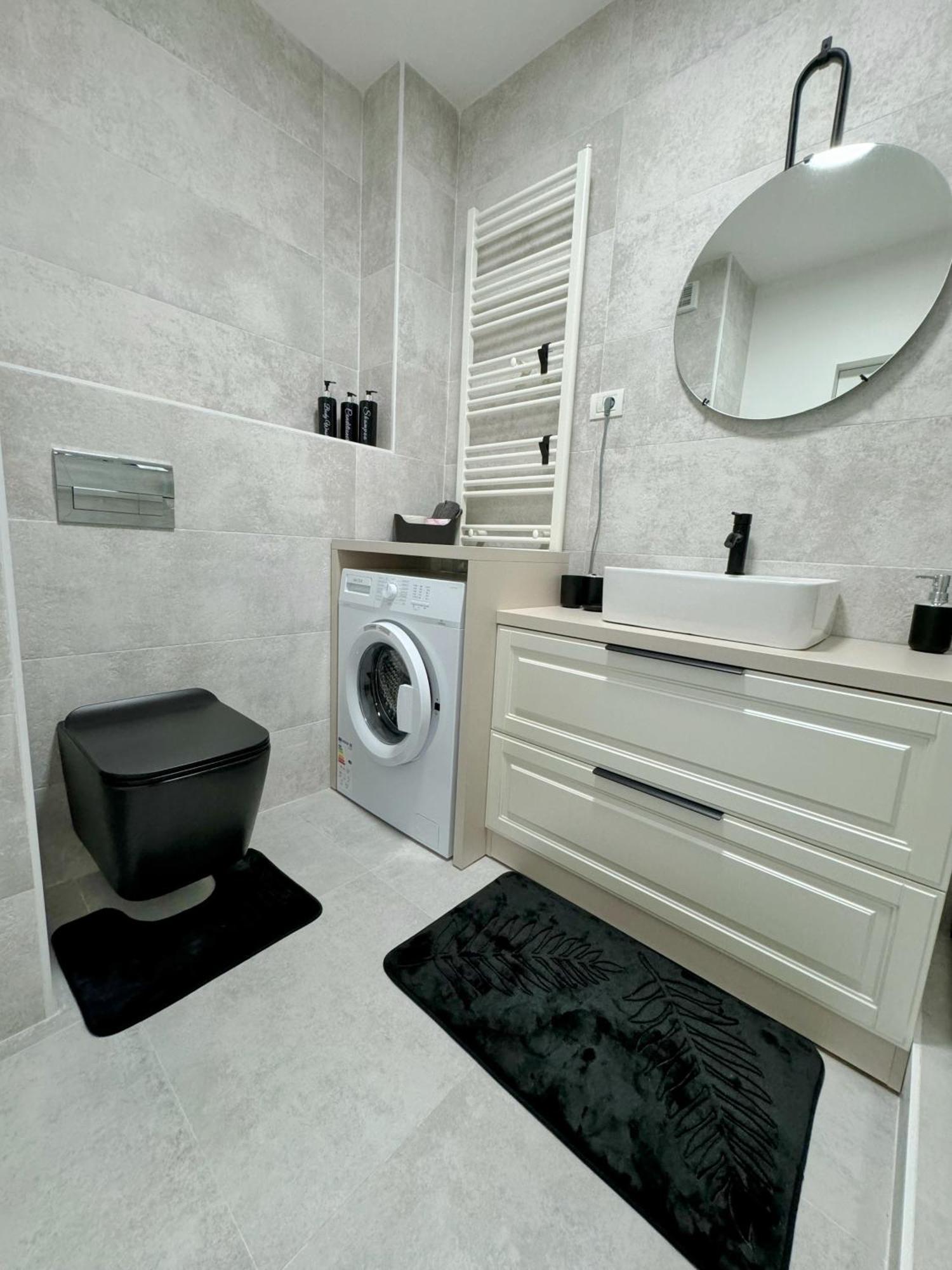 Stylish Apartment Getaway With Self Check-In And Free Parking Lot أراد المظهر الخارجي الصورة